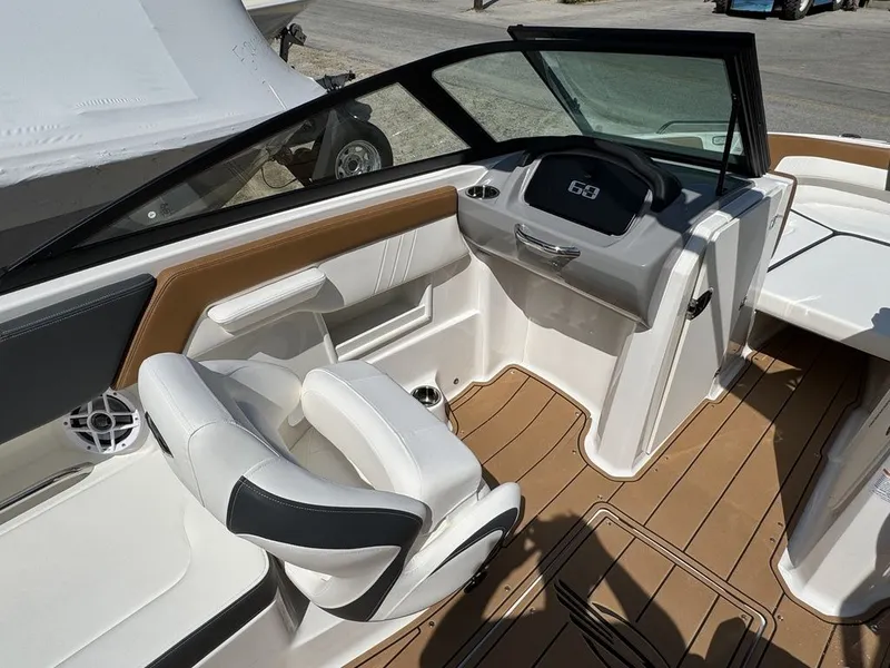 Slide: The Image of Chaparral 23 SSI SPORT 2025 - 18