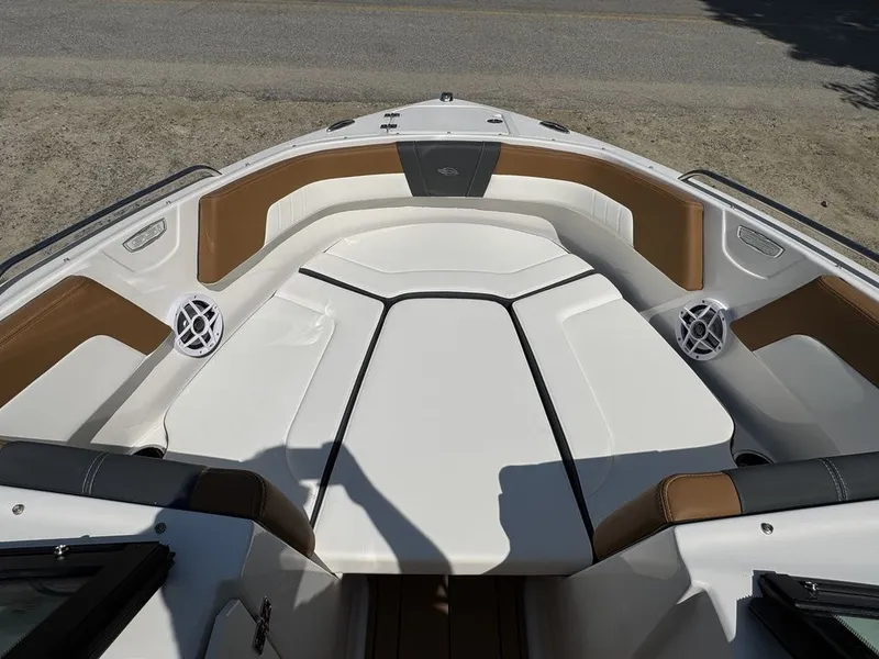 Slide: The Image of Chaparral 23 SSI SPORT 2025 - 21