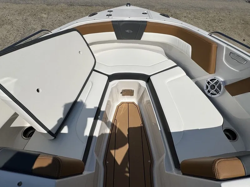 Slide: The Image of Chaparral 23 SSI SPORT 2025 - 22