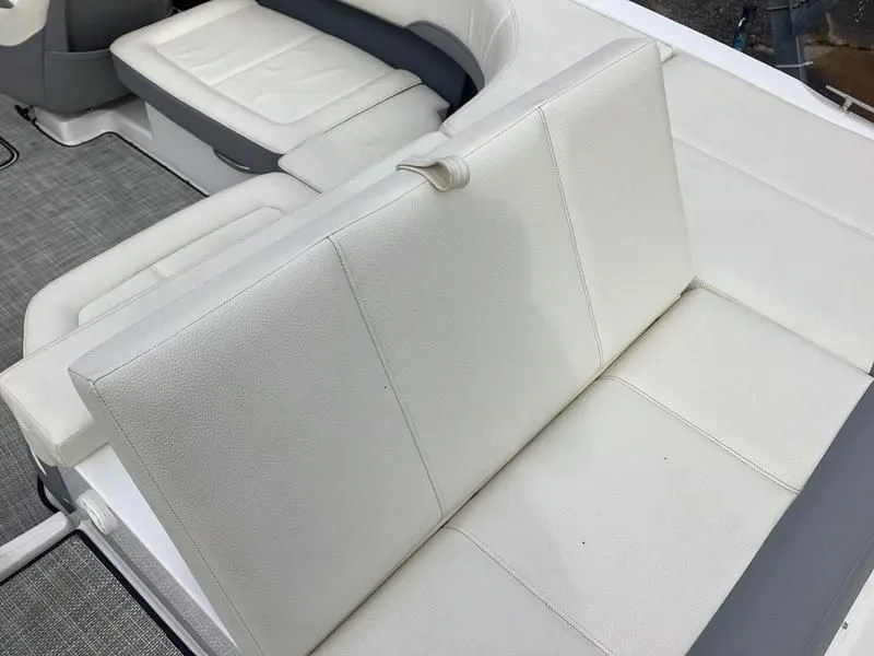 Slide: The Image of Cobalt 220S 2020 - 3