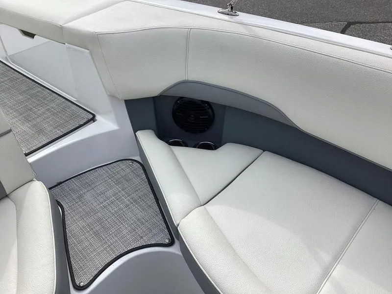 Slide: The Image of Cobalt 220S 2020 - 5