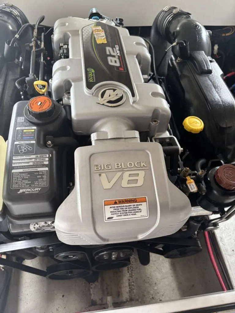 Slide: The Image of 2014 Cobalt A25 boat engine, Mercury 8.2L Big Block V8, detailed view. - 29