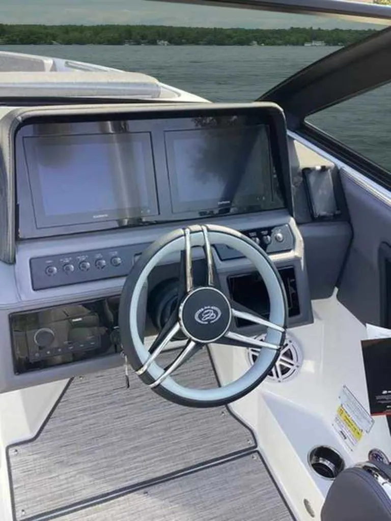 Slide: The Image of Cobalt R4 Outboard 2025 - 11