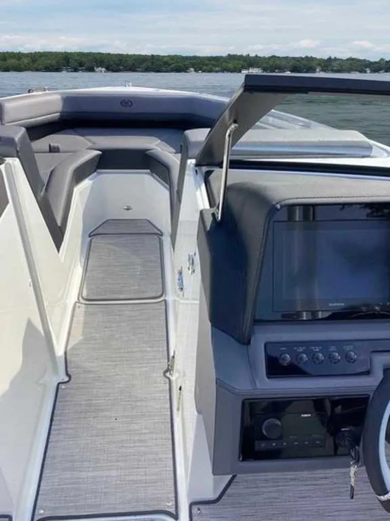 Slide: The Image of Cobalt R4 Outboard 2025 - 17