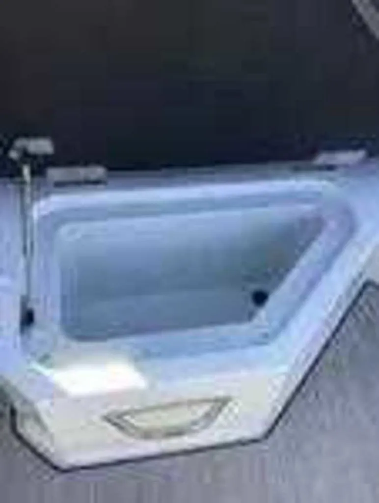 Slide: The Image of Cobalt R4 Outboard 2025 - 21