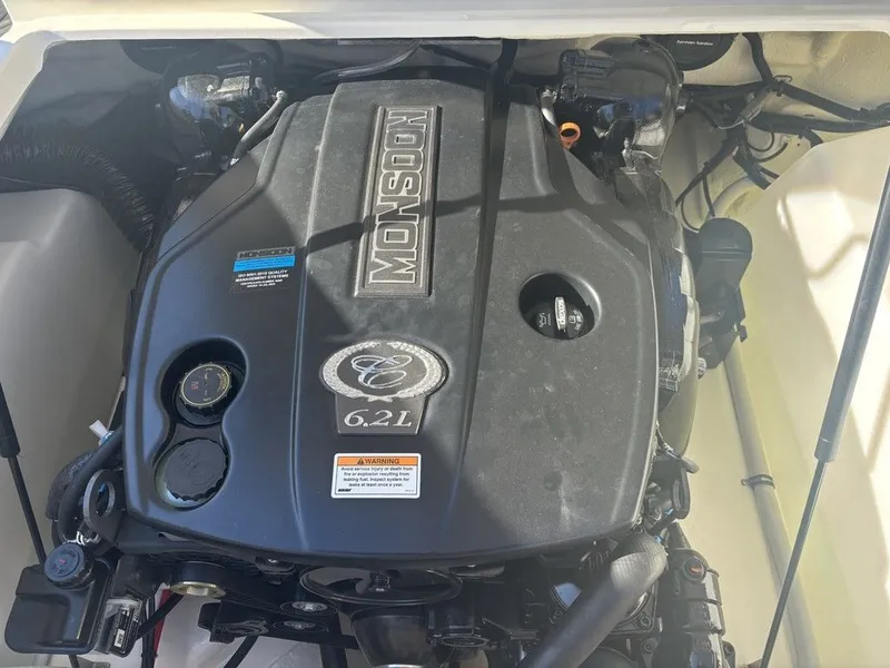 Slide: The Image of Cobalt R8 Surf 2025 - 15