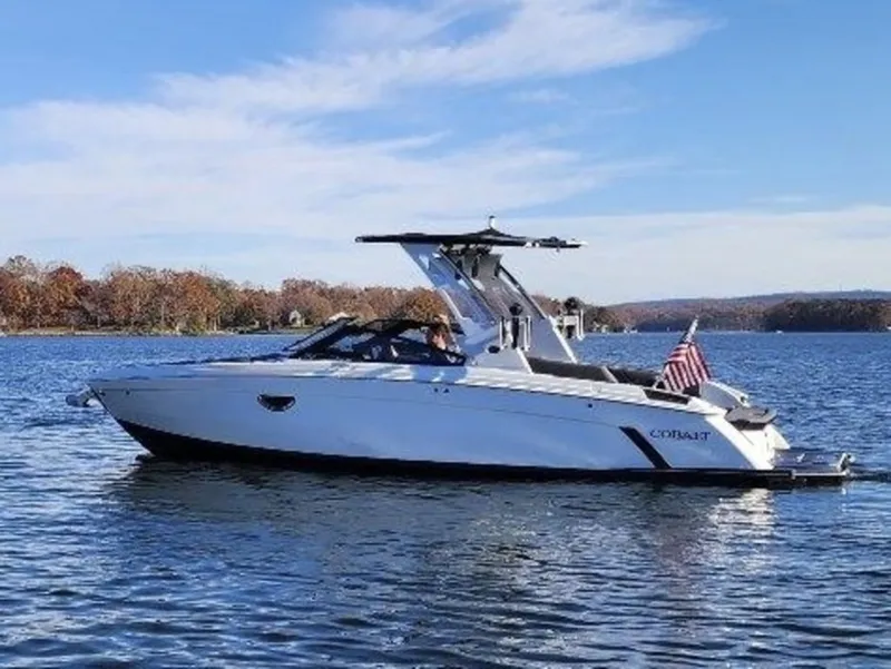 Slide: The Image of Cobalt R8 Surf 2025 - 3