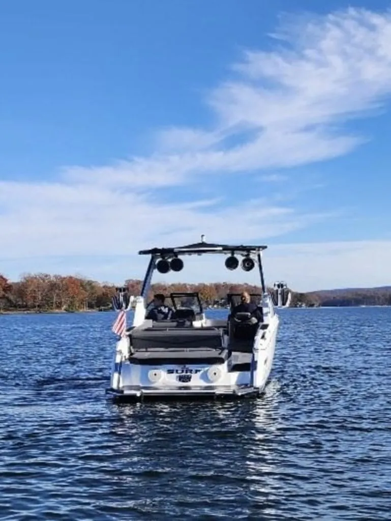 Slide: The Image of Cobalt R8 Surf 2025 - 4