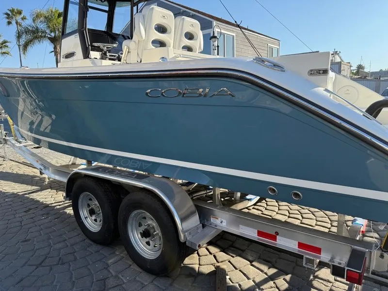 Slide: The Image of Cobia 265 Open Center Console 2025 - 3