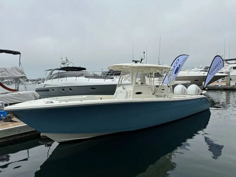 The Image of Cobia 320 Center Console 2024 - 1