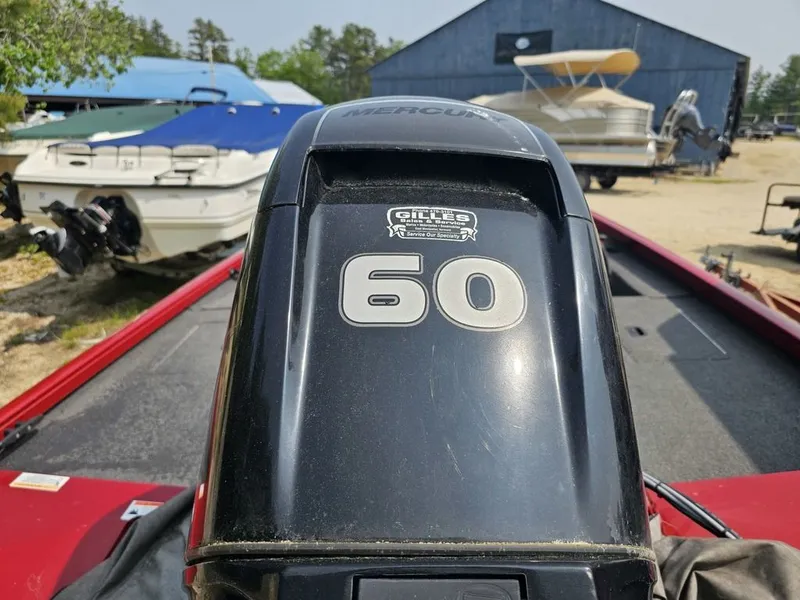 Slide: The Image of Crestliner VT17DX 2018 - 3