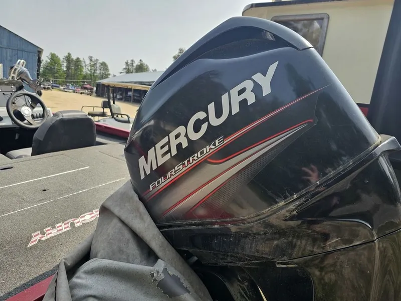 Slide: The Image of Crestliner VT17DX 2018 - 4