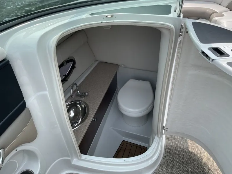 Slide: The Image of Crownline Boats 255SS 2015 - 18