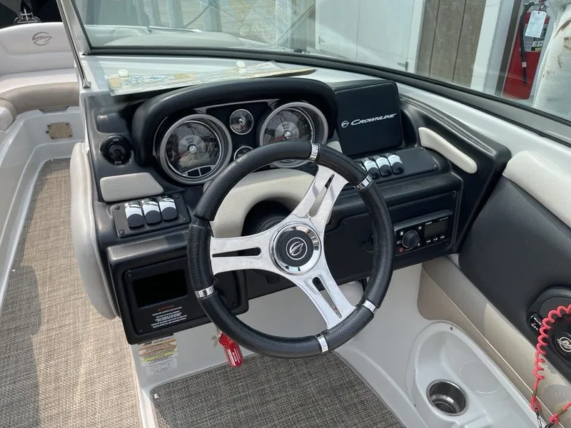 Slide: The Image of Crownline Boats 255SS 2015 - 19