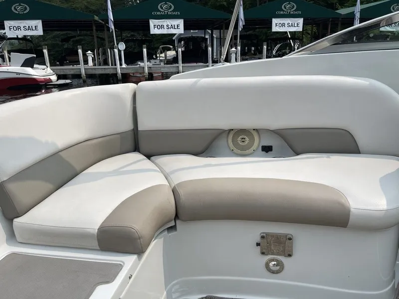 Slide: The Image of Crownline Boats 255SS 2015 - 28