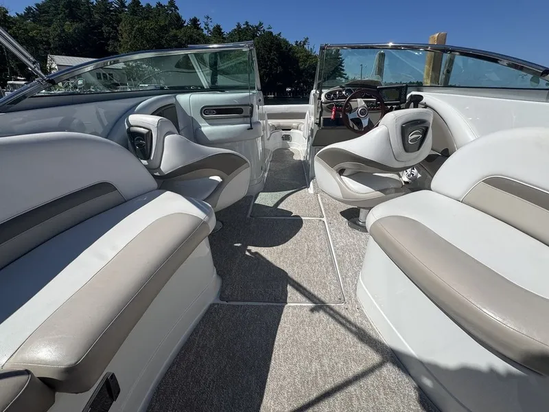 Slide: The Image of Crownline Boats Eclipse E6 2012 - 20