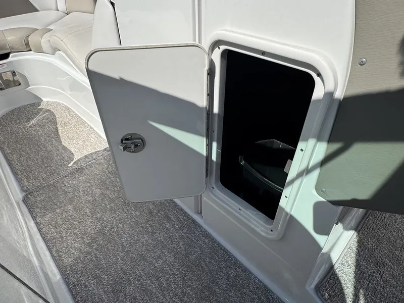 Slide: The Image of Crownline Boats Eclipse E6 2012 - 35