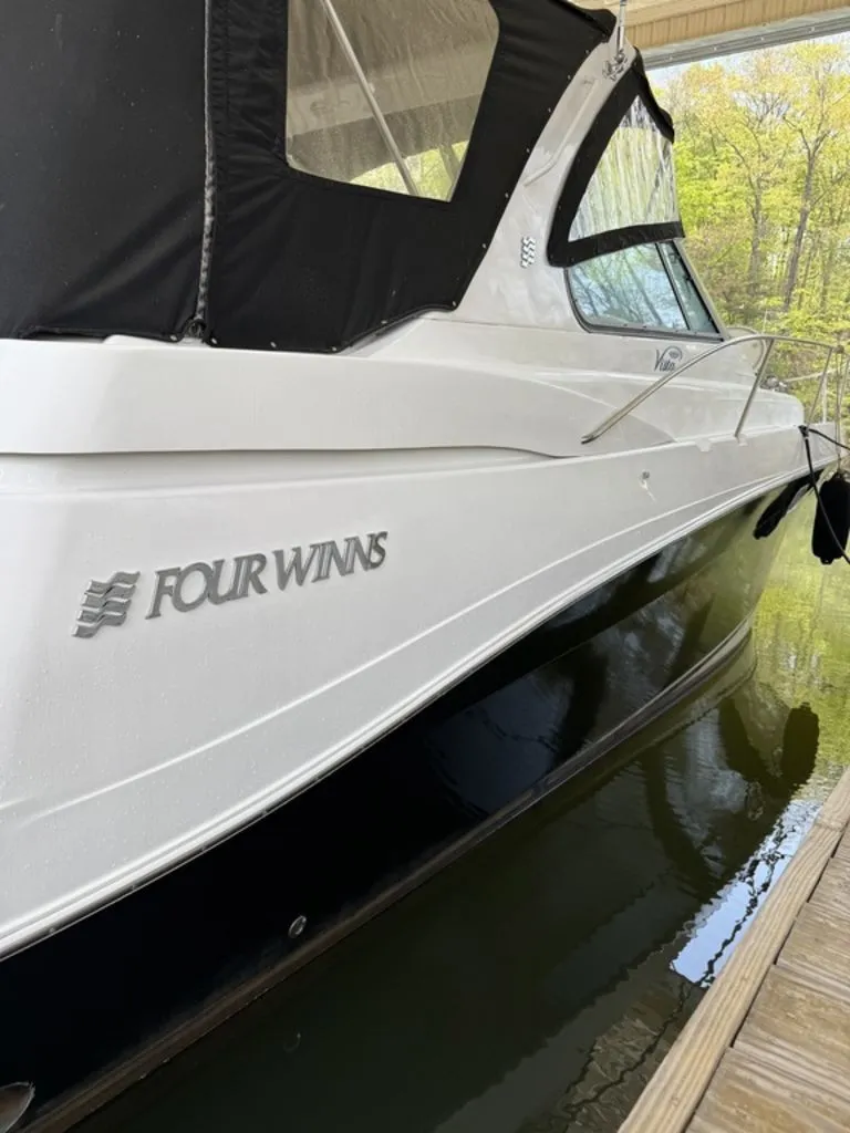 Slide: The Image of Four Winns 378 Vista 2003 - 14