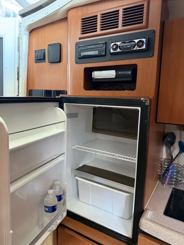 Slide: The Image of Four Winns 378 Vista 2003 - 8