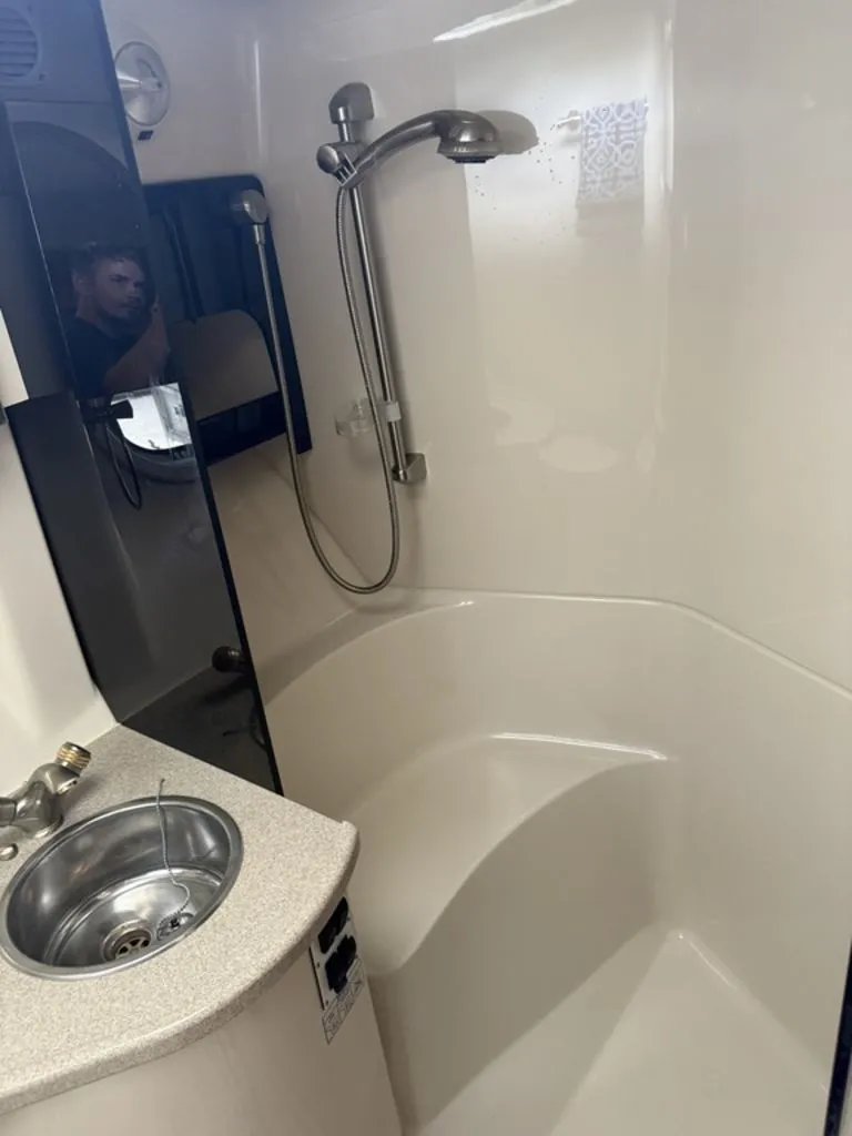 Slide: The Image of Four Winns 378 Vista 2003 - 9