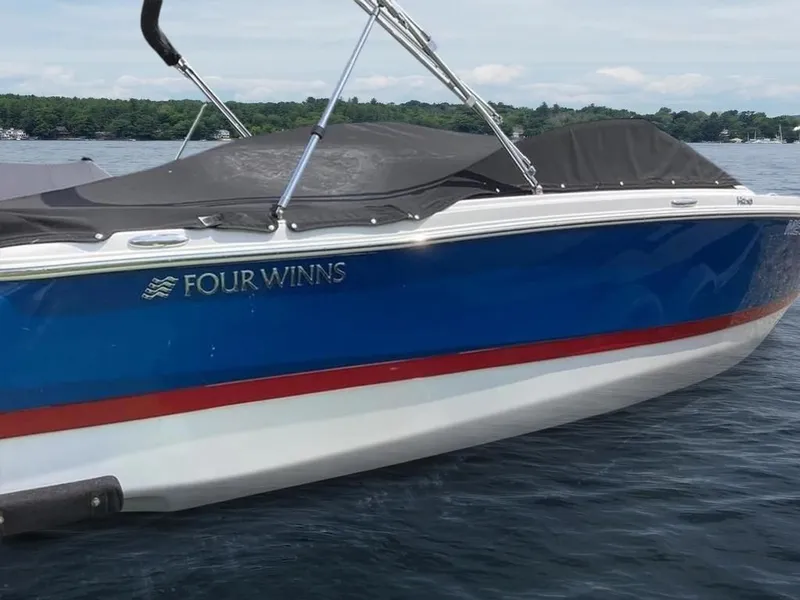 Slide: The Image of Four Winns H210 2018 - 3