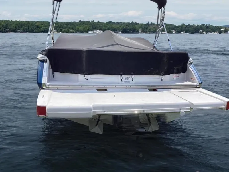 Slide: The Image of Four Winns H210 2018 - 4