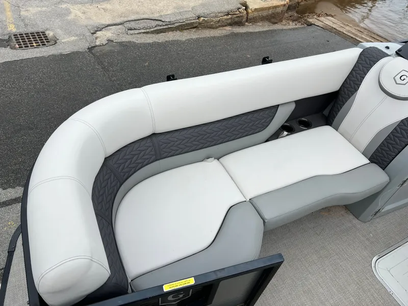 Slide: The Image of Godfrey Monaco 235 SFL 2022 - 23