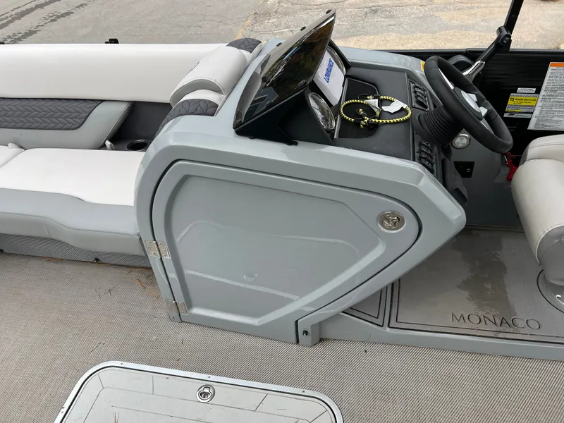 Slide: The Image of Godfrey Monaco 235 SFL 2022 - 27
