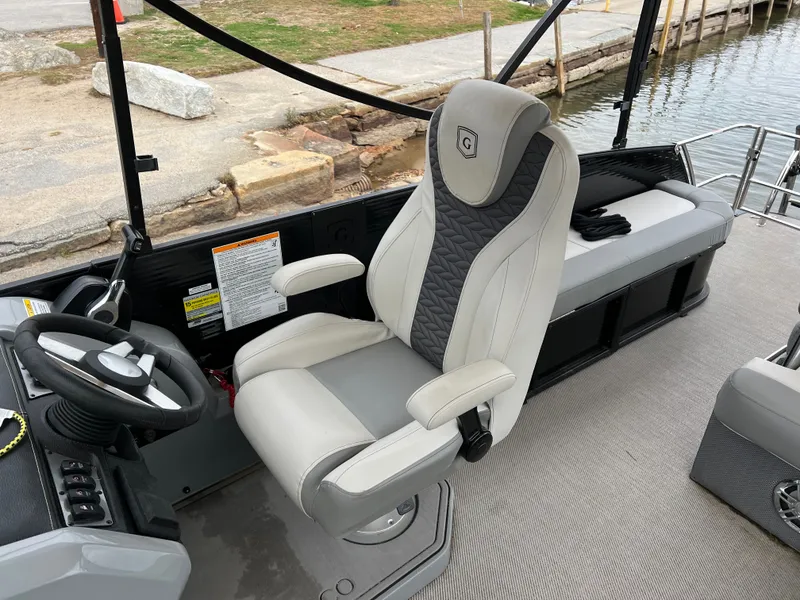 Slide: The Image of Godfrey Monaco 235 SFL 2022 - 32