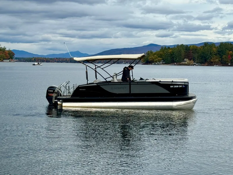 Slide: The Image of Godfrey Monaco 235 SFL 2022 - 4