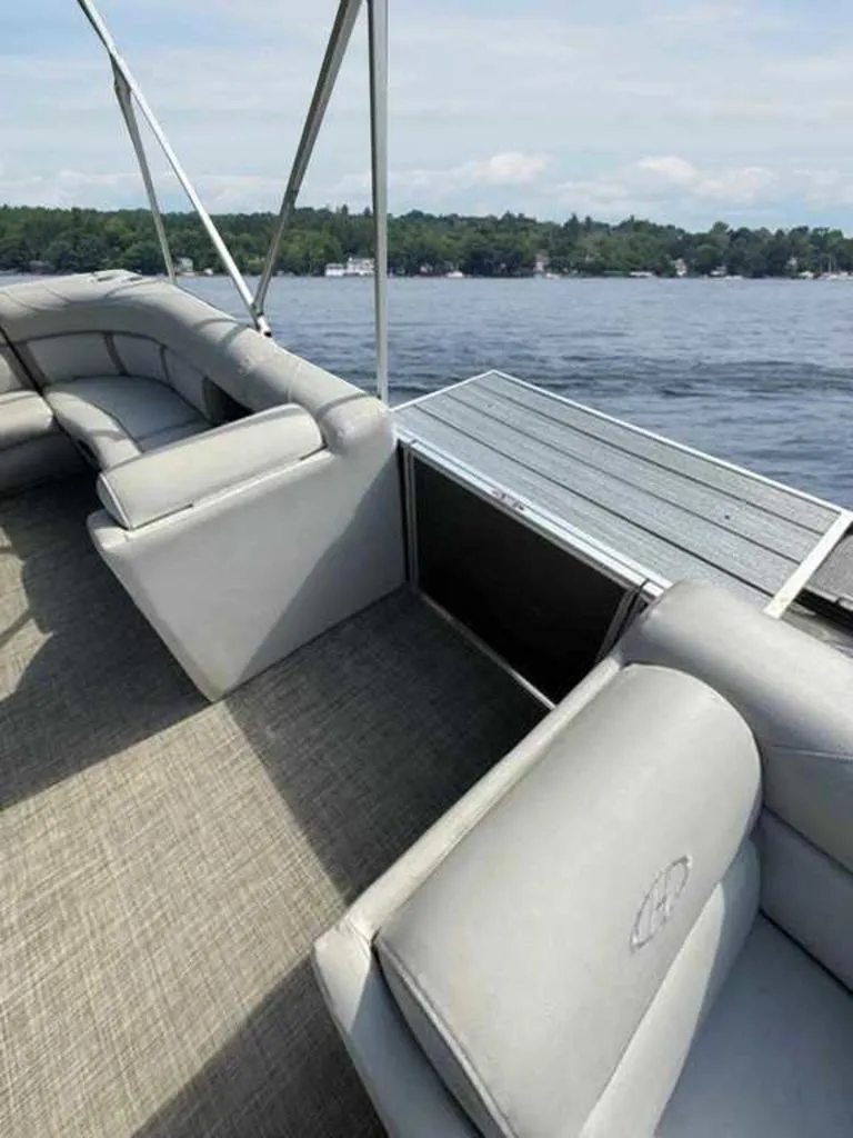 Slide: The Image of Harris Cruiser 210 2019 - 21