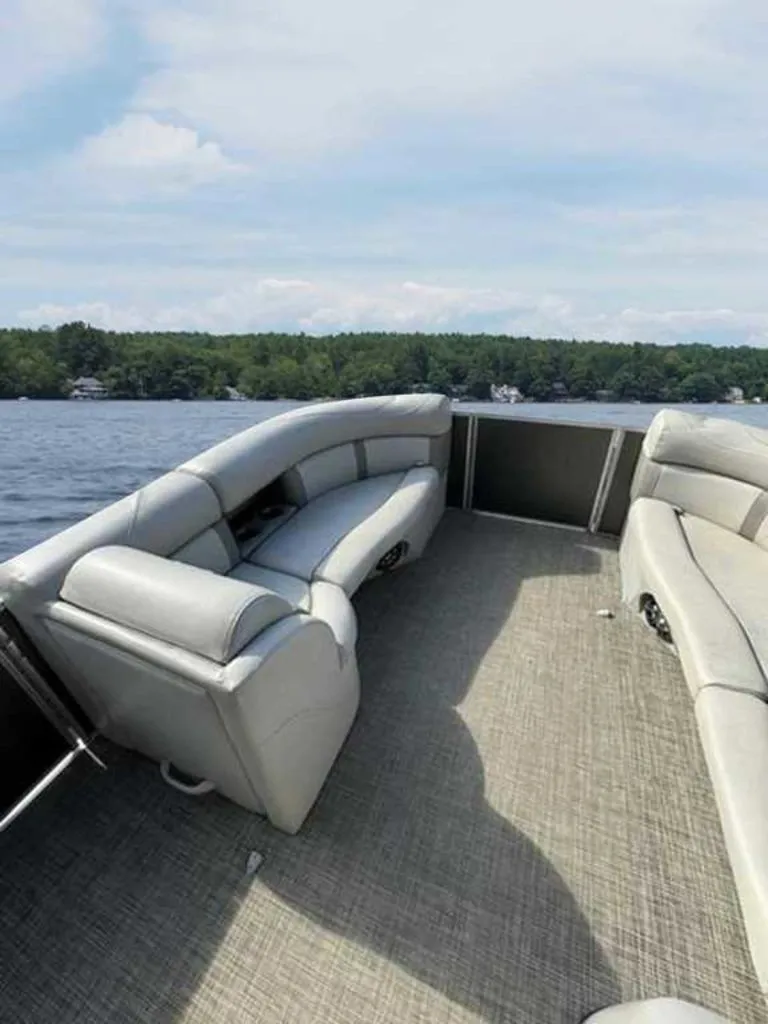 Slide: The Image of Harris Cruiser 210 2019 - 25