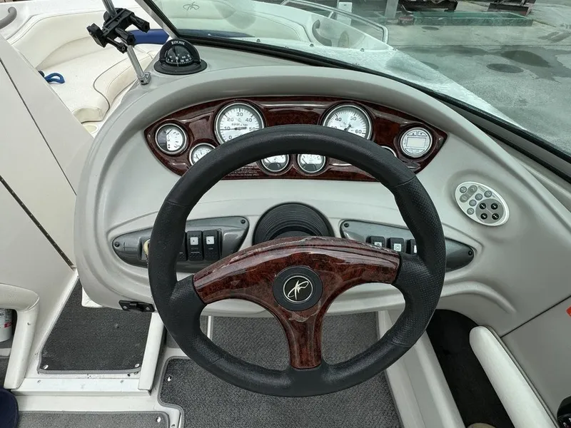 Slide: The Image of Monterey 228 SI Montura BR 2003 - 18