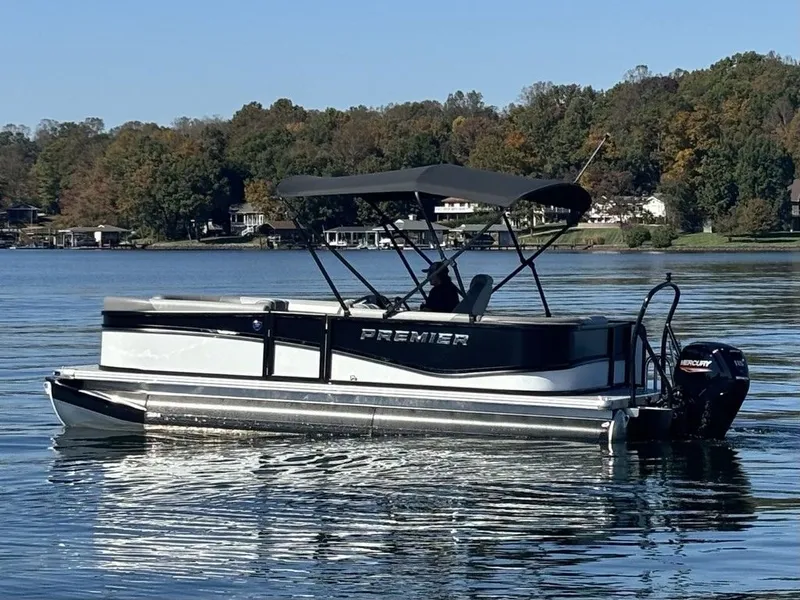 Slide: The Image of Premier 200 Sunscape RE XLC 2025 - 2