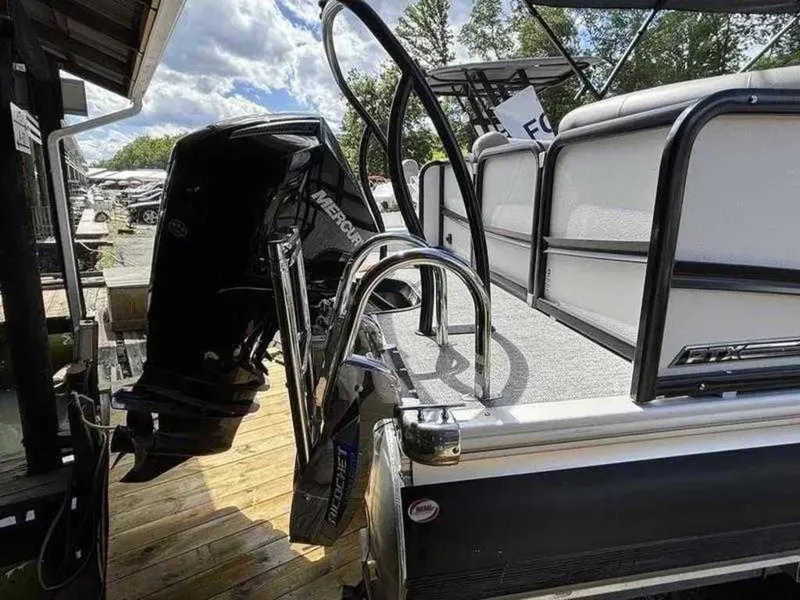 Slide: The Image of Premier 210 Sunsation RF 2024 - 16