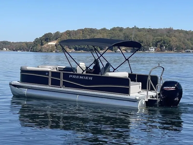 Slide: The Image of Premier 220 SUNSCAPE RL 2025 - 3