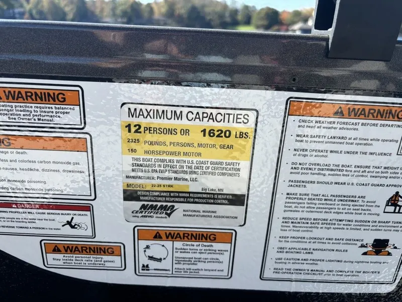 Slide: The Image of Premier 220 SUNSCAPE RL 2025 - 8