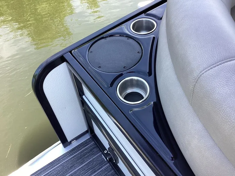 Slide: The Image of Premier 230 Intrigue RF 2024 - 17