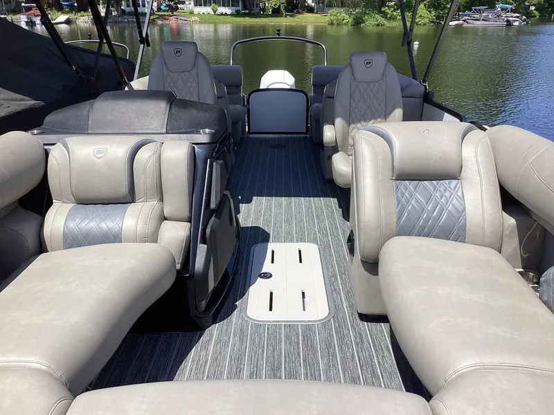 Slide: The Image of Premier 230 Intrigue RF 2024 - 3