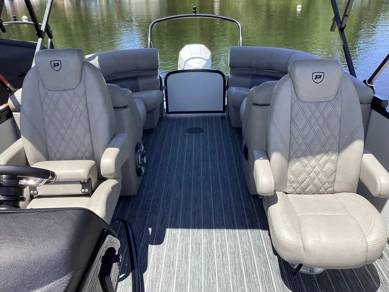 Slide: The Image of Premier 230 Intrigue RF 2024 - 9