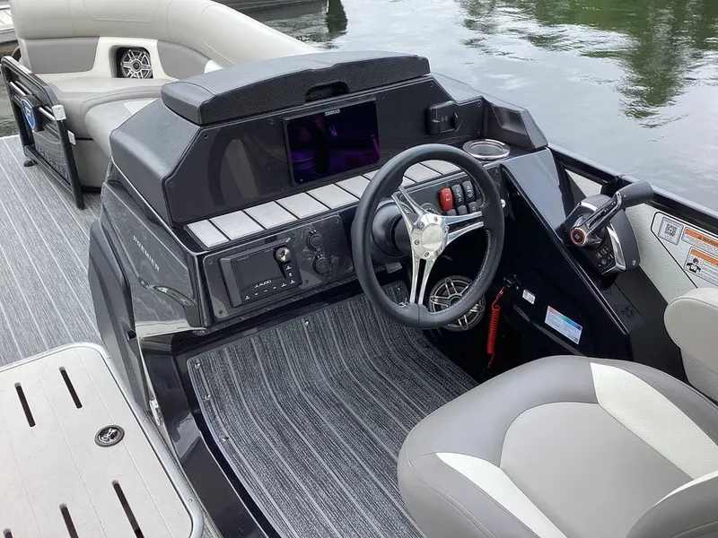 Slide: The Image of Premier 230 Solaris RL 2024 - 5