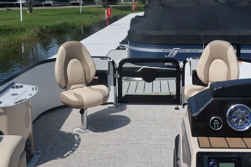 Slide: The Image of Premier 230 SunSation Angler 2024 - 12