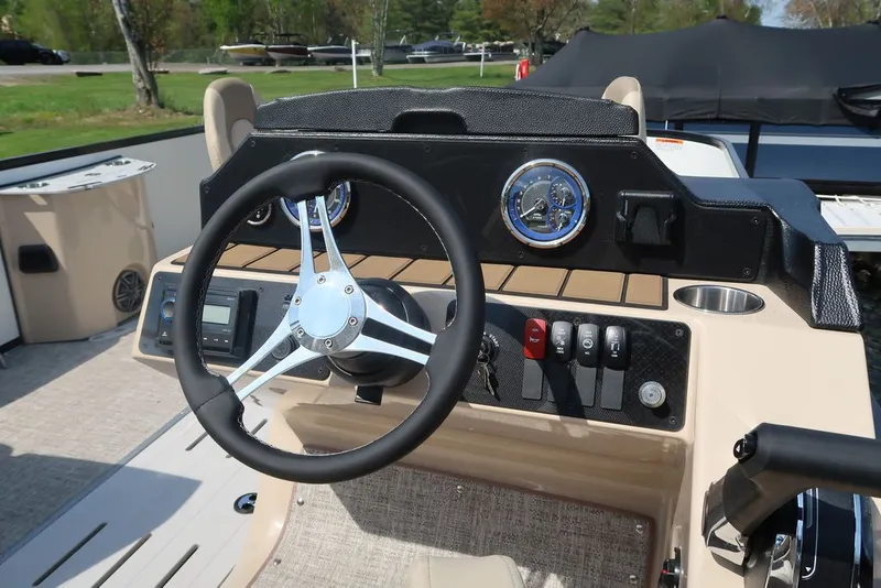 Slide: The Image of Premier 230 SunSation Angler 2024 - 9