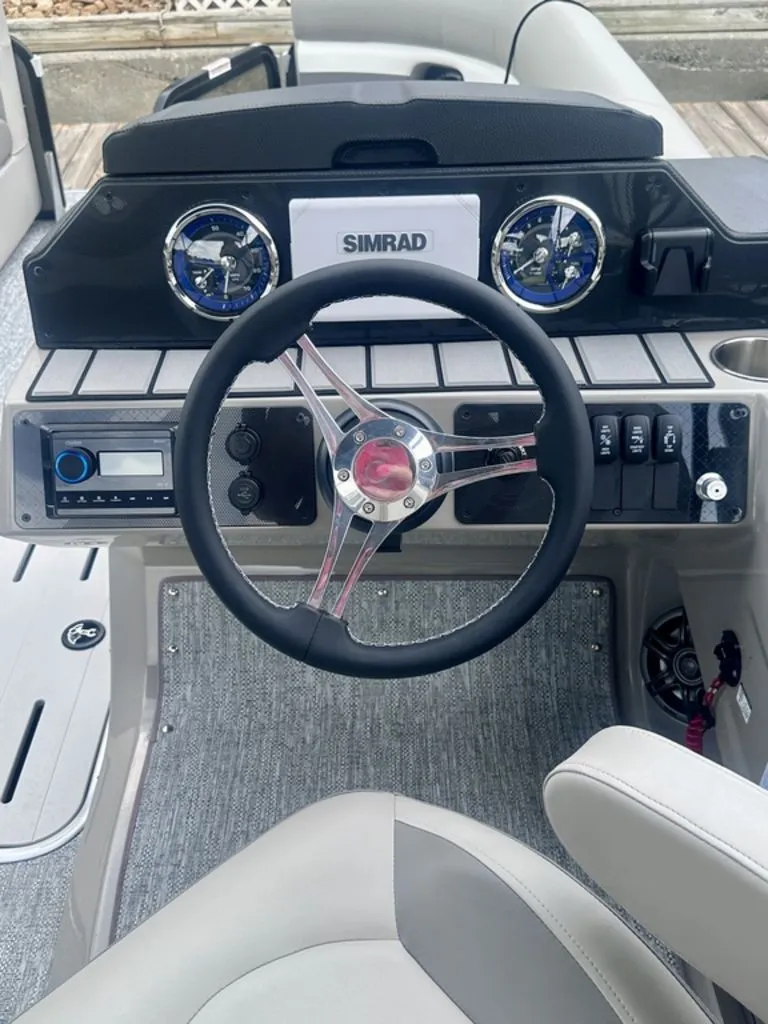 Slide: The Image of Premier 230 Sunsation RL 2024 - 16