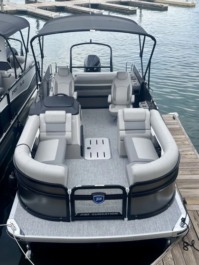 Slide: The Image of Premier 230 Sunsation RL 2024 - 19