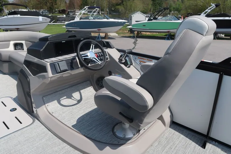 Slide: The Image of Premier 250 Solaris Rev 2024 - 10