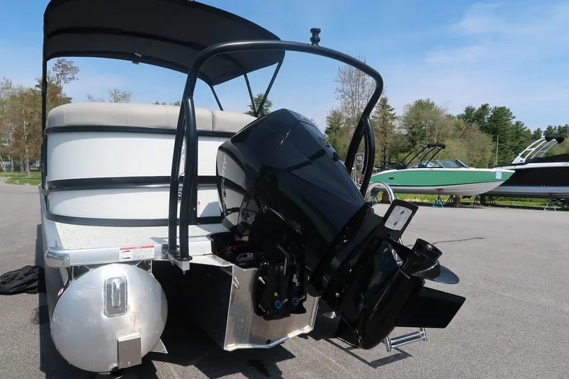 Slide: The Image of Premier 250 Solaris Rev 2024 - 16