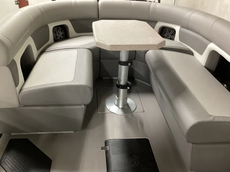 Slide: The Image of Premier 250 Solaris Rev 2024 - 23