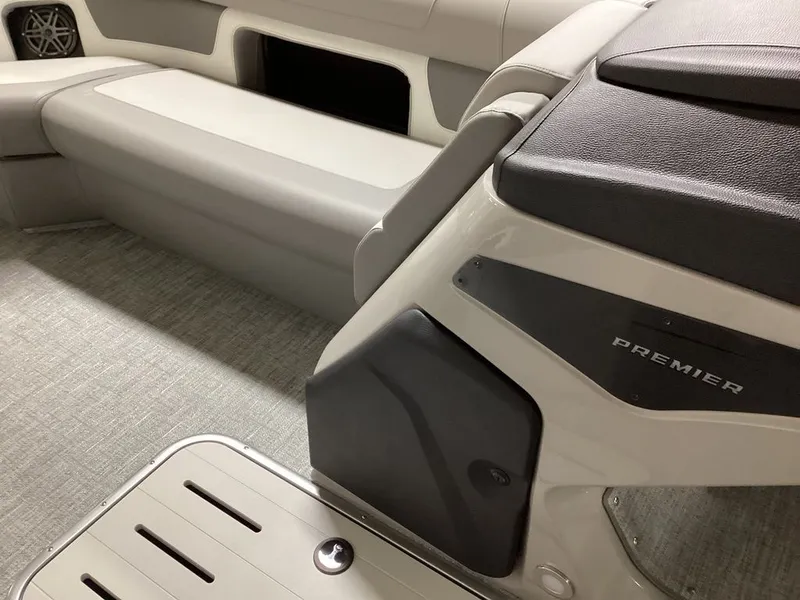 Slide: The Image of Premier 250 Solaris Rev 2024 - 28