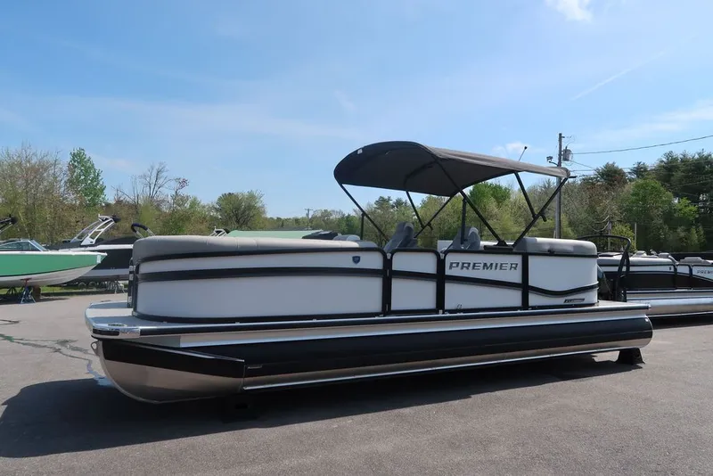 Slide: The Image of Premier 250 Solaris Rev 2024 - 3